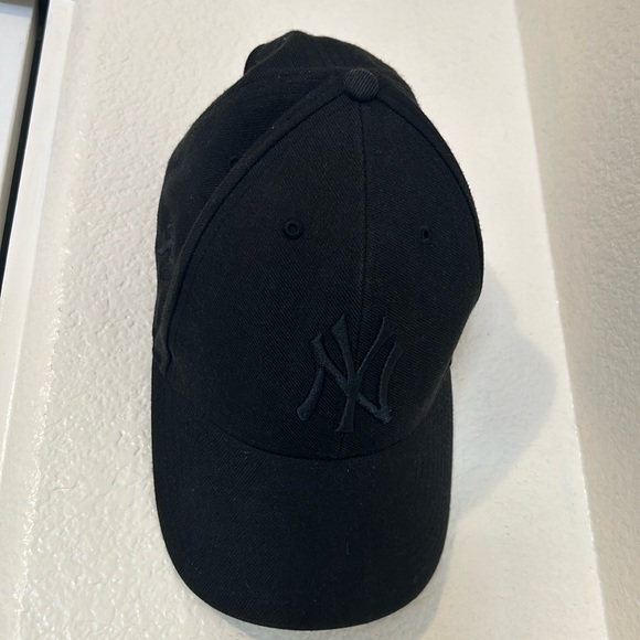 Yankees Adjustable cap - Picture 1 of 5